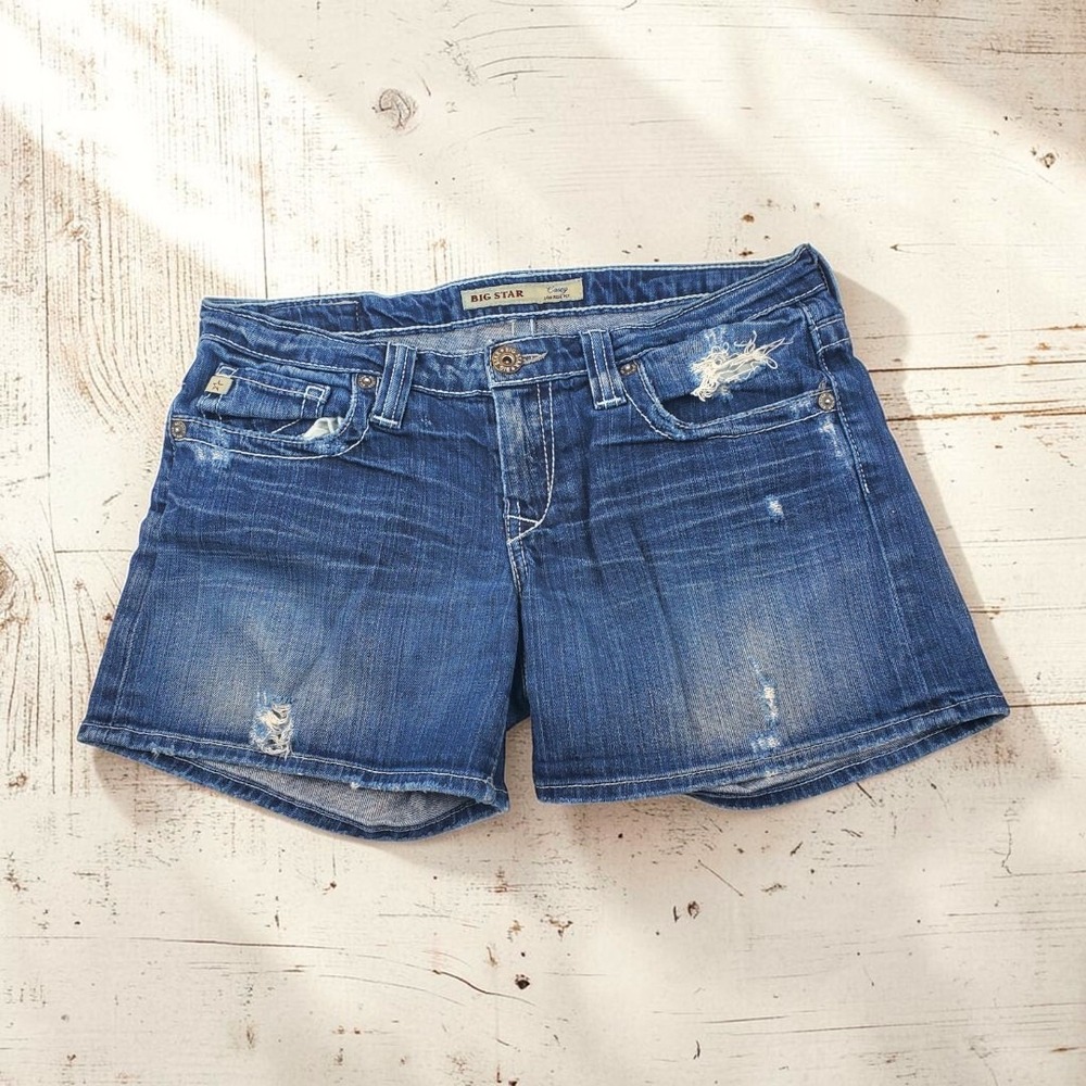 Big Star Casey Low Rise Distressed Denim Shorts Medium Wash Blue Womens Size 30‎